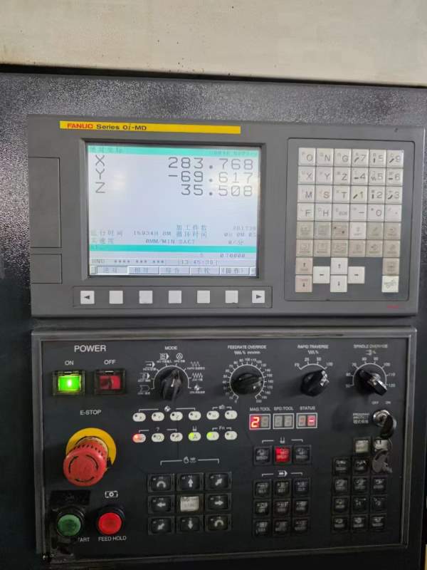 台湾颖元AU855重型加工中心，配发那科MD系统，BT40主.