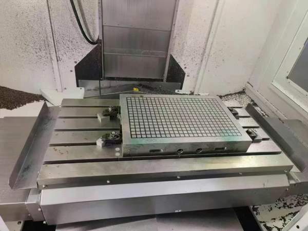 丽驰DV1000立式加工中心三轴高速高精线轨行程:1020x56.