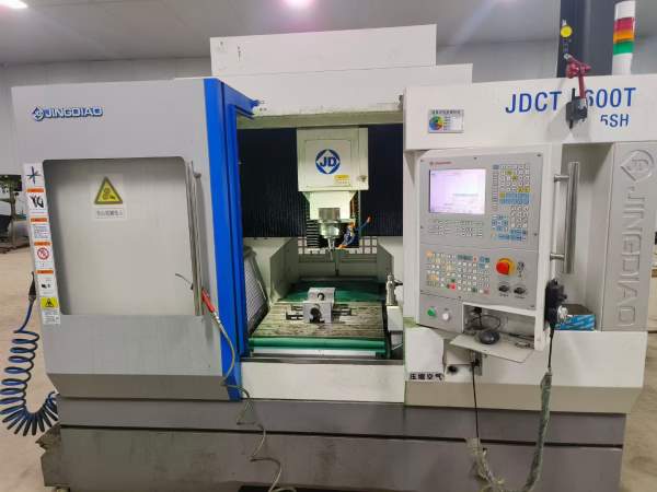 北京精雕600T，行程600x500x300，HSK a50主轴转速2000.