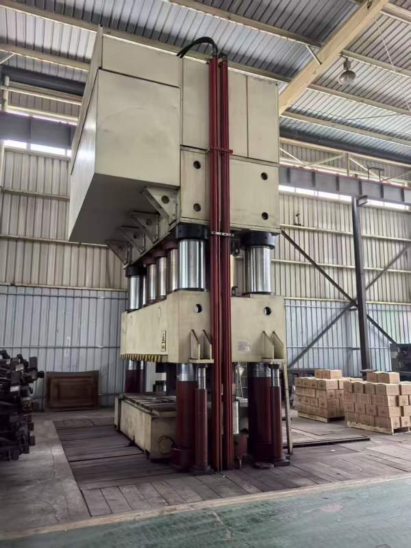 正西的3000吨，工厂在位。