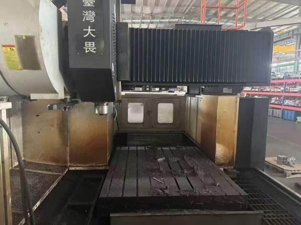 刚刚买下同款两台台湾大畏1715B数控龙门加工中心、工.