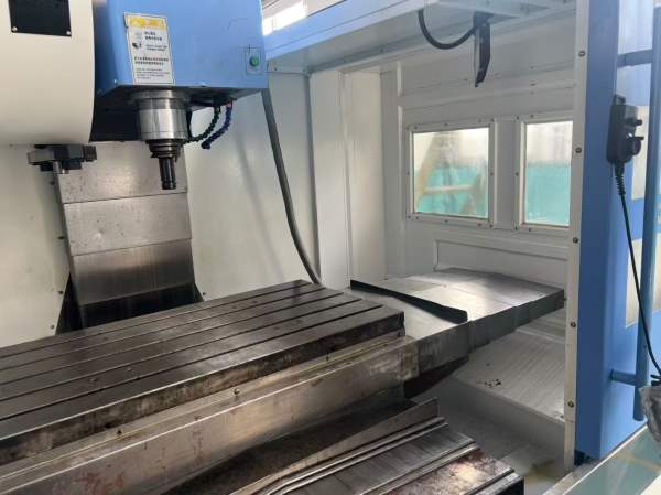 斯可源1270加工中心，导轨两线一硬，刀库24把，X/Y/Z.