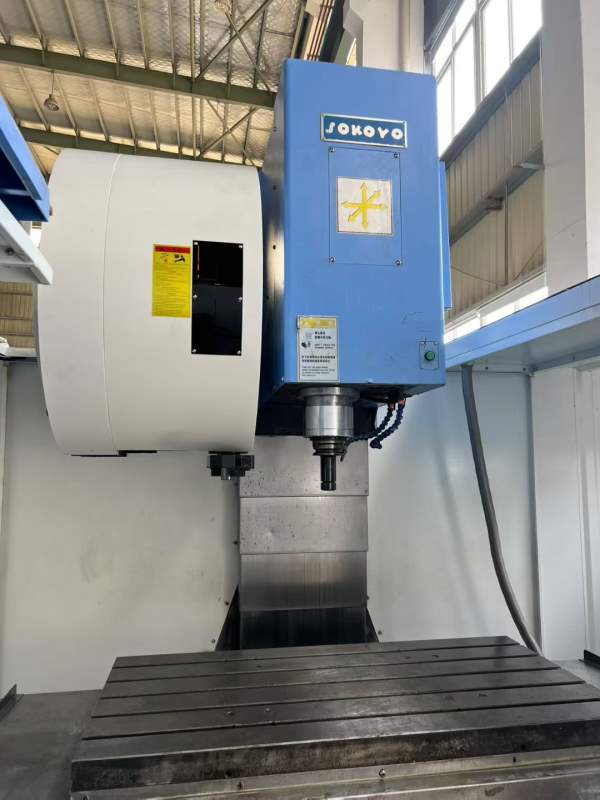 斯可源1270加工中心，导轨两线一硬，刀库24把，X/Y/Z.