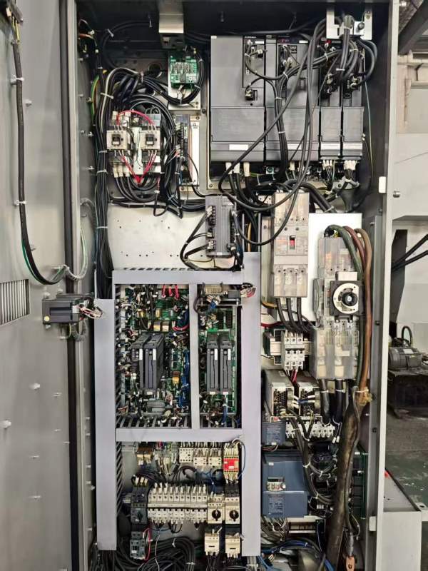 日本原装4000双工位卧加、同款4台、新机原值200万左右.