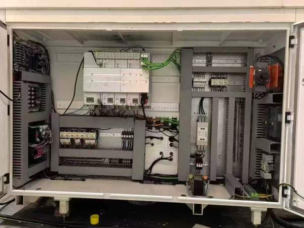 常州工厂在位出售台湾协鸿五轴加工中心型号5A-65E设备.