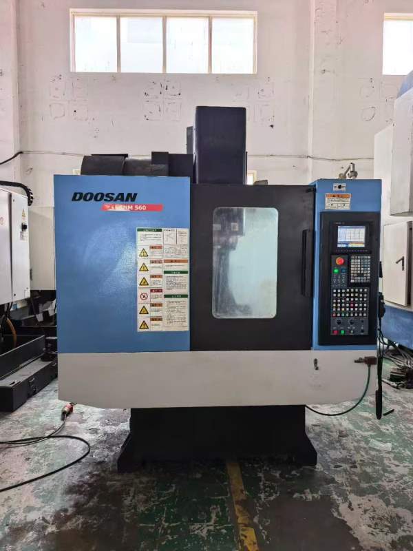 斗山CNM-560立加三轴滚柱线规，24把刀库主轴BT40，直.