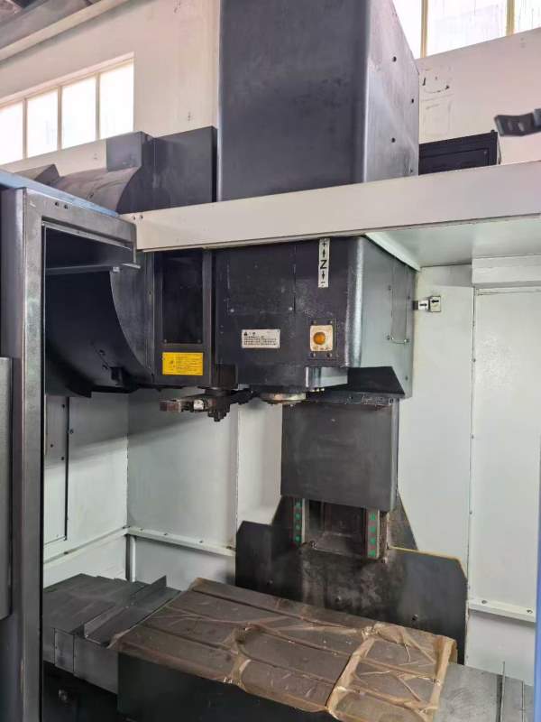 斗山CNM-560立加三轴滚柱线规，24把刀库主轴BT40，直.