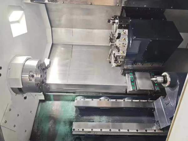 刚刚拿下一台9.9成新2025年斗山迪恩LYNX305数控车床、.