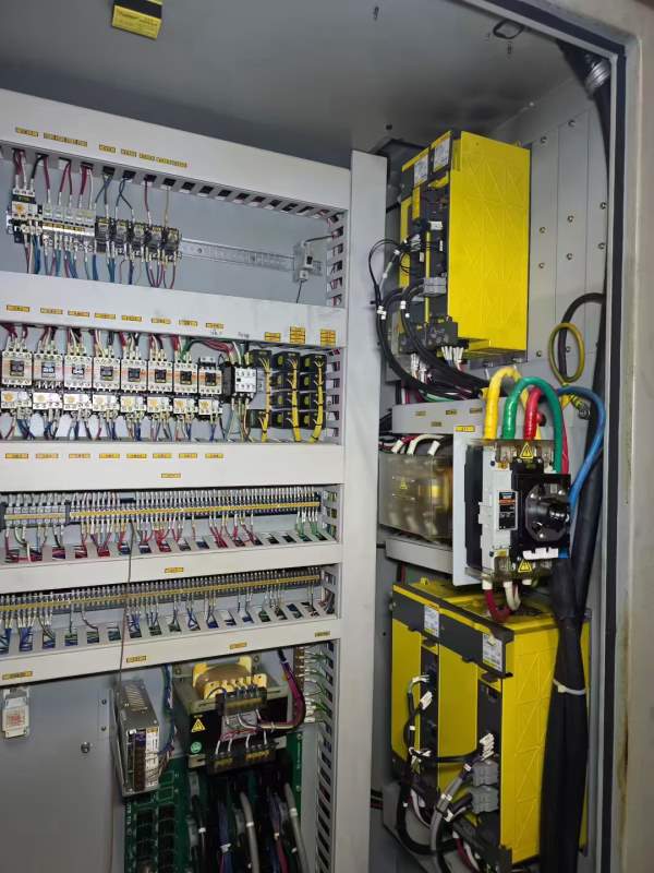 韩国原装进口威亚630卧加，双工位，2010年10月，BT50.