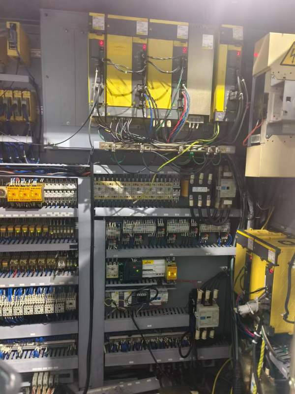 日本三菱800卧式加工中心DH80工作台:800800mmX/Y/Z行.