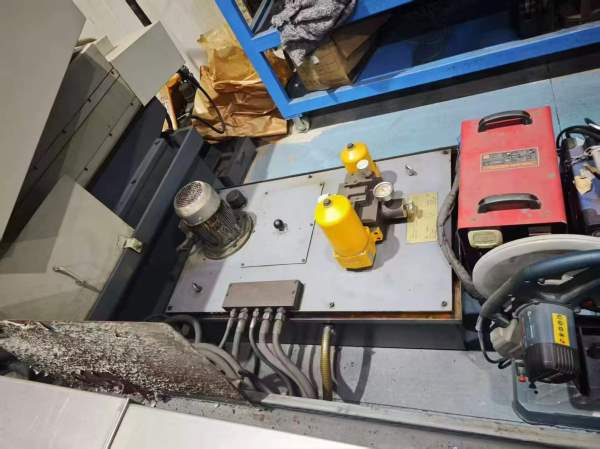 在位出售上海机床床产1350/3000外员磨床一台、设备少.