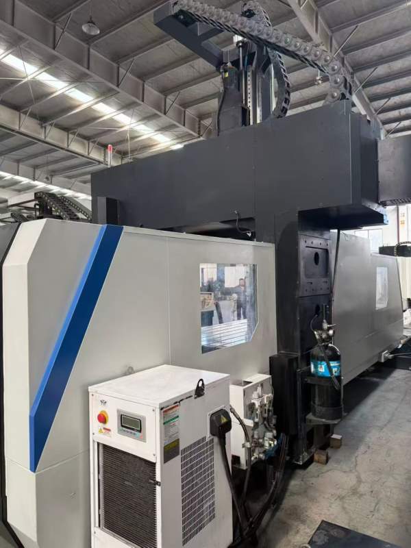 2024年准新南通国盛GMF2716T龙门数控铣床一台，发那科.