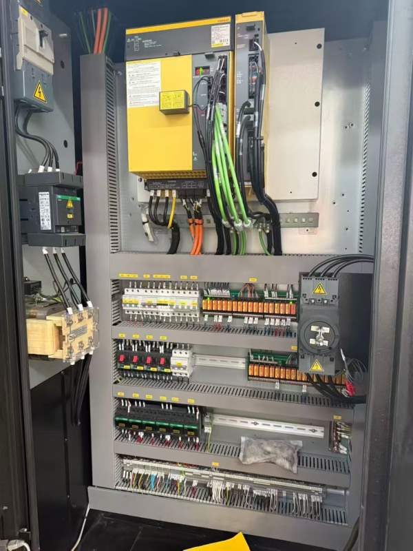 2024年准新南通国盛GMF2716T龙门数控铣床一台，发那科.