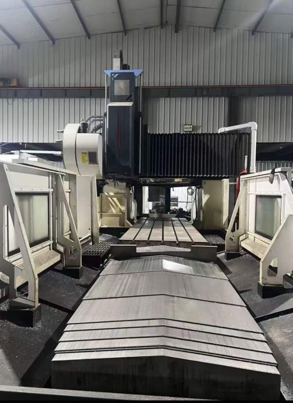 准新机:4017龙门加工中心，BT50主轴，台面4米长，龙门.