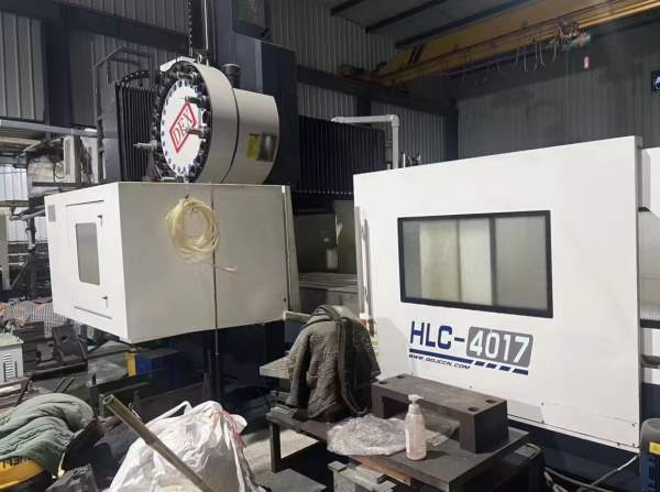 准新机:4017龙门加工中心，BT50主轴，台面4米长，龙门.