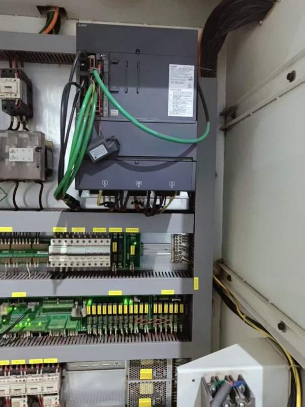 新到一台2022年保银1160加工中心，三菱M80，BT40主轴.