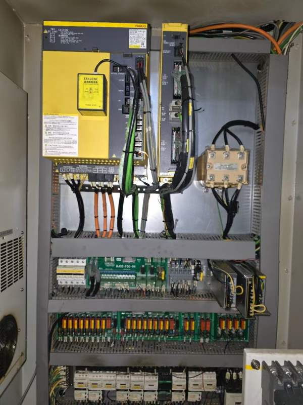 2026年天优惠出售同款两台三星智能1160加工中心，三轴.