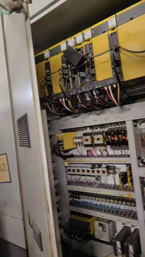 韩国起亚双主轴车削中心SKT200TTSY年份：2012控制类型.