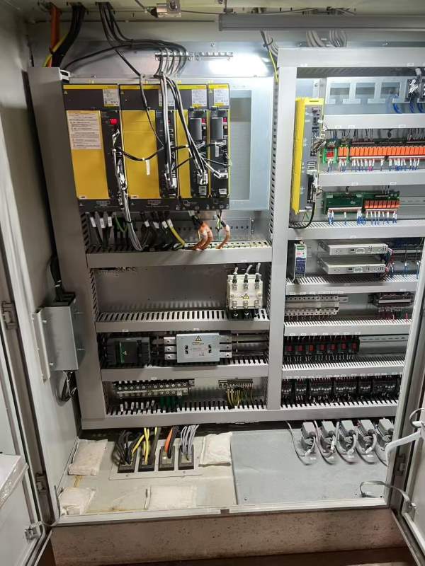 刚刚买下准新的海天3023数控龙门一台，两线一硬，Z轴.