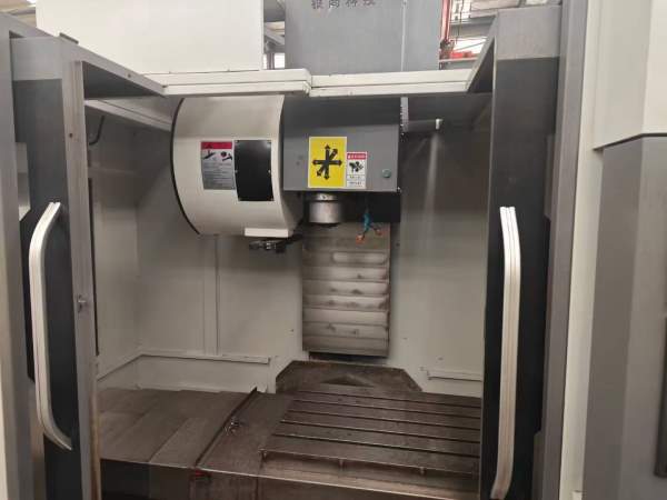 出售一台855加工中心，2020年购入，三轴银泰滚柱线轨.