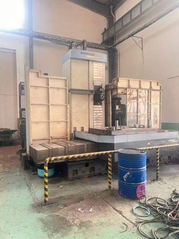 刚刚买下原装进口斗山110数控刨台镗床，机器非常新，.