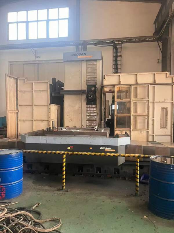 刚刚买下原装进口斗山110数控刨台镗床，机器非常新，.