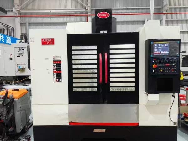 新到一台2022年非常少用一线品牌乔峰V-8加工中心，发.