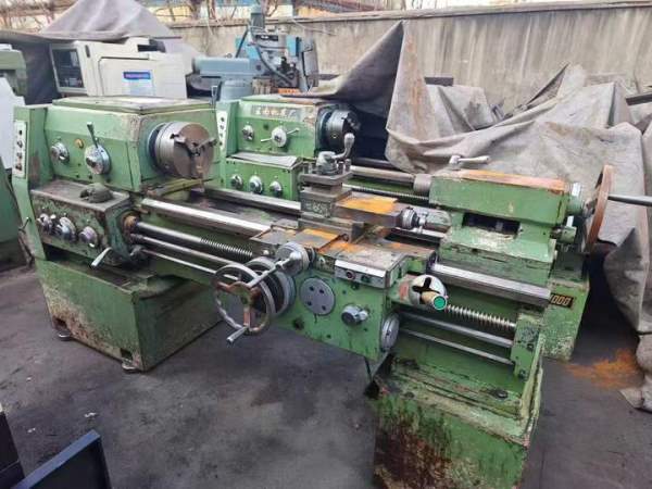 两台云南6140车床，长度1米，只需几千元一台，批发处.