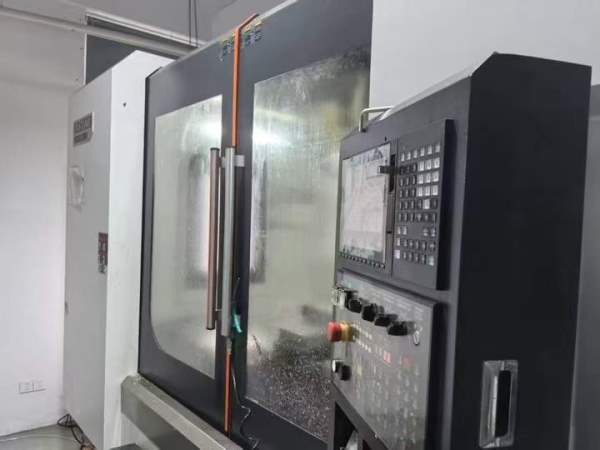 23年晋星1380加工中心 BT50/8000转，三菱m80系统 带龙.