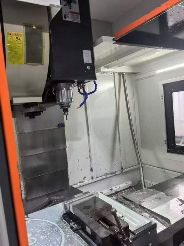 23年晋星1380加工中心 BT50/8000转，三菱m80系统 带龙.