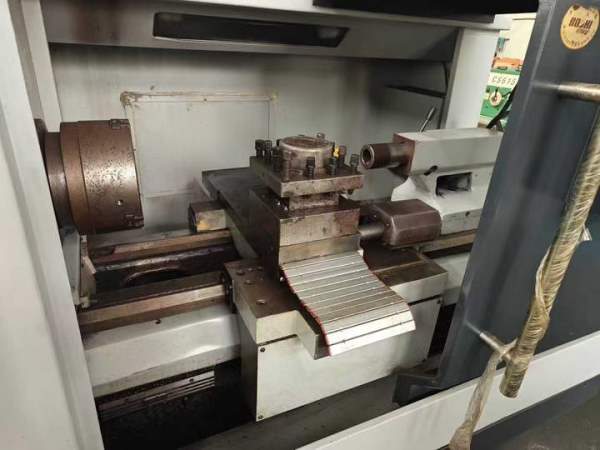 2016年宝鸡50P数控车床，液压卡盘，750mm加工长度，低.