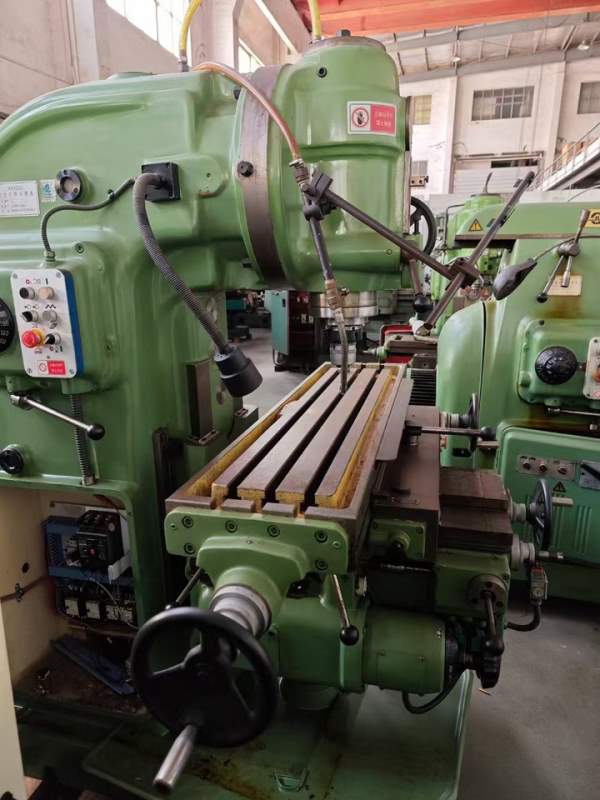 新机二手价，几乎全新北京XA5032铣床，高价出售