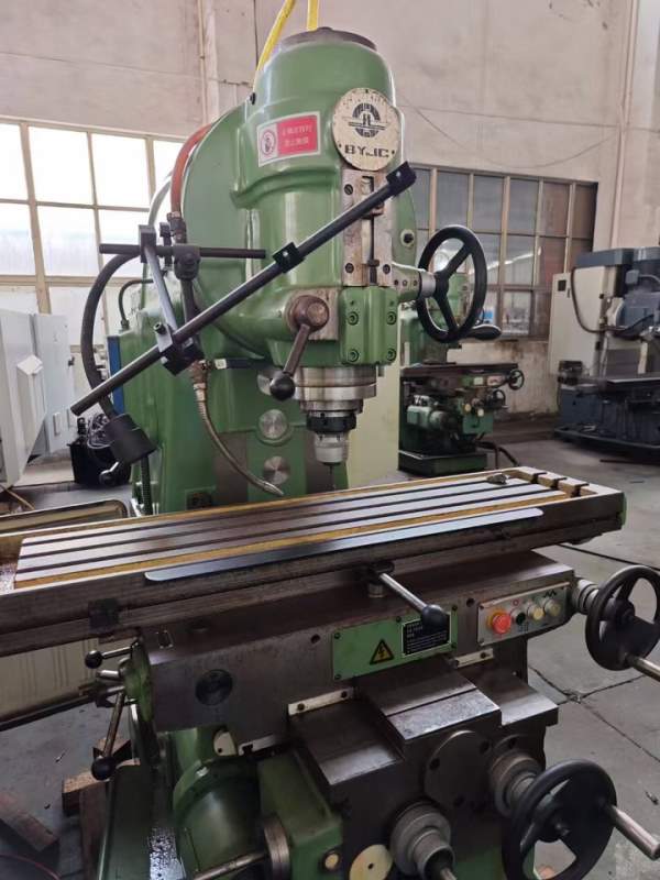 新机二手价，几乎全新北京XA5032铣床，高价出售