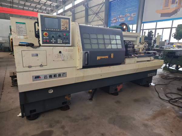 刚刚到货:精品云南机床厂CYK61502米数控车床，发那科.