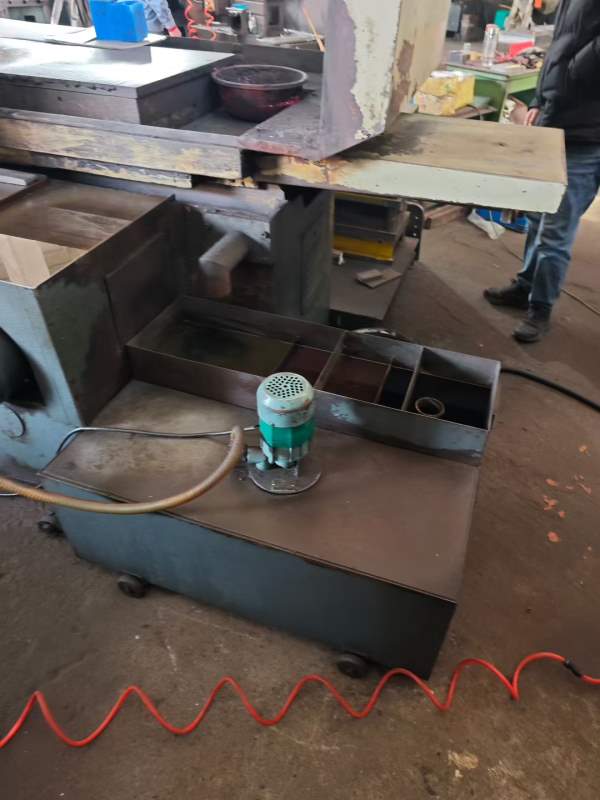 精品2015年桂北71631.25米平面磨床，630mm1.25米，工.