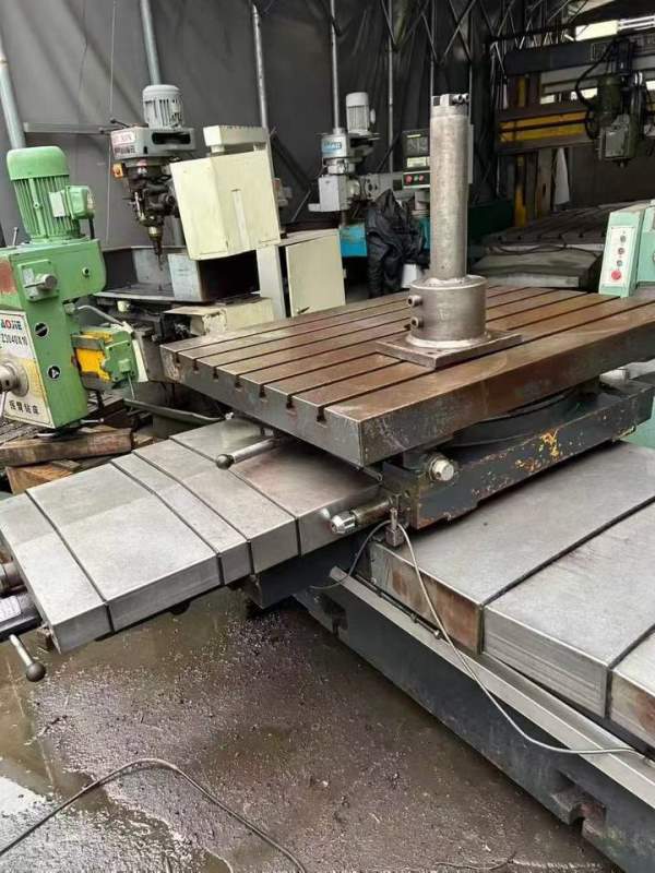 2009年汉川TX611B镗床，超低价