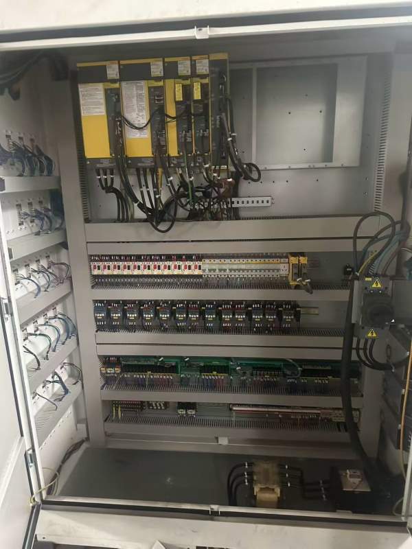 纽威4028龙门加工中心，工作台2米4米，门宽2.8米，门.