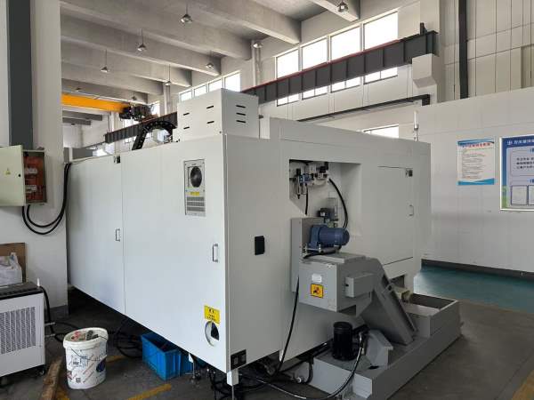 出售虹光伟业VMC-2500加工中心、同款两台、丝杆传动精.